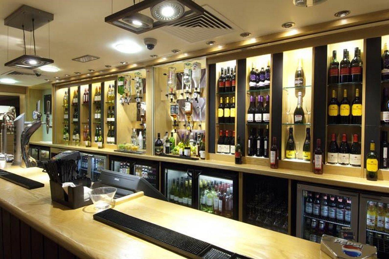 Premier London Heathrow Airport T2 & T3 - Bath Road 3*